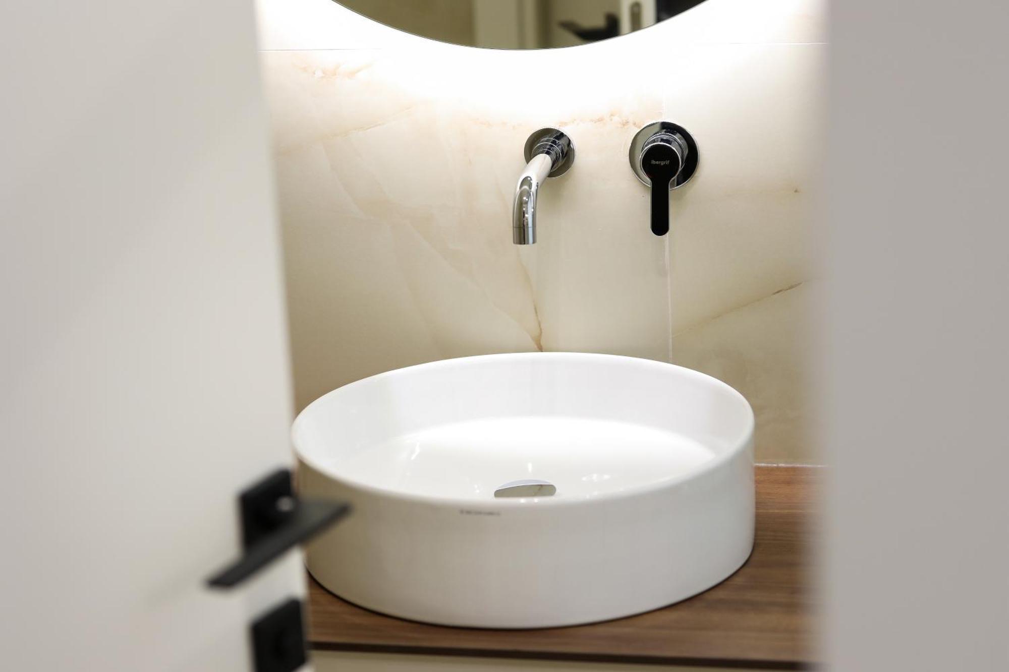 Hotel Adore Wlora Zewnętrze zdjęcie