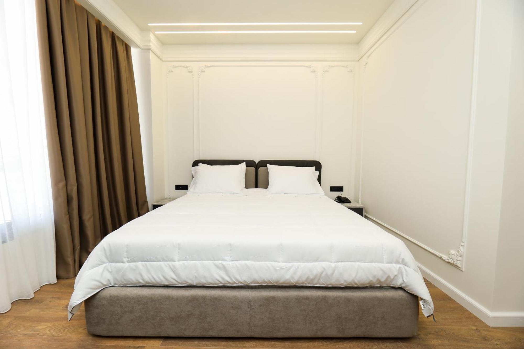 Hotel Adore Wlora Zewnętrze zdjęcie