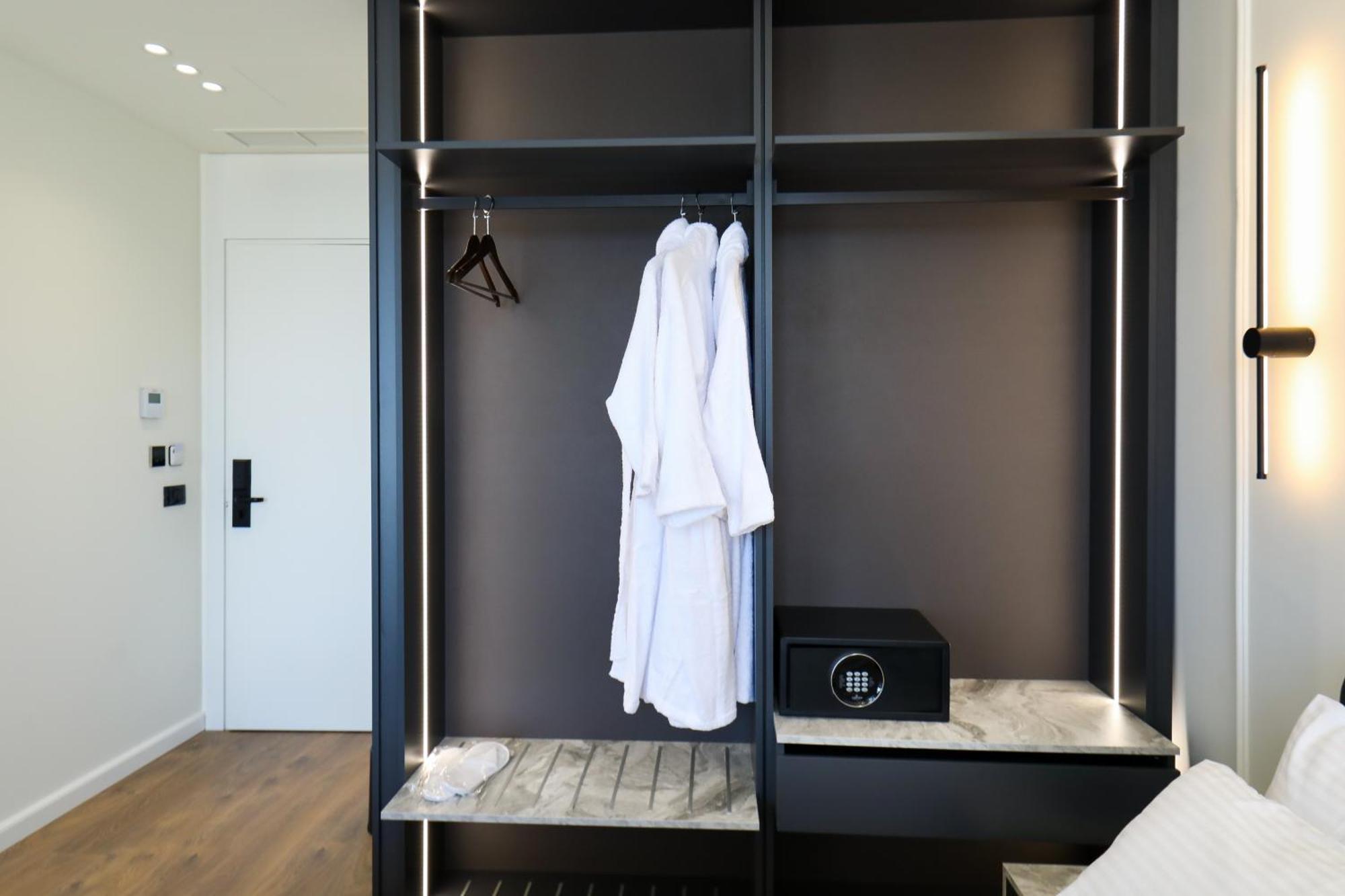 Hotel Adore Wlora Zewnętrze zdjęcie