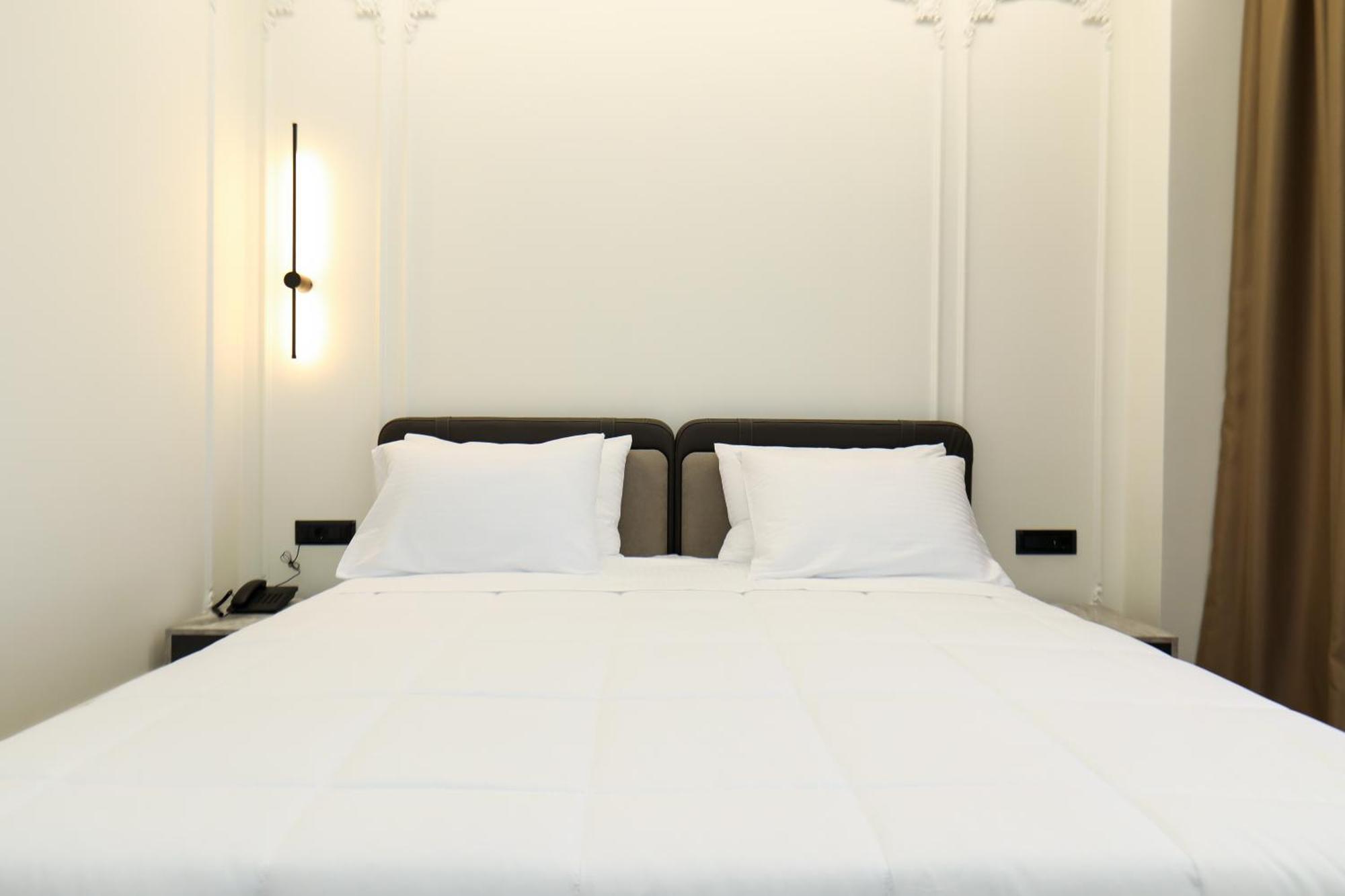Hotel Adore Wlora Zewnętrze zdjęcie