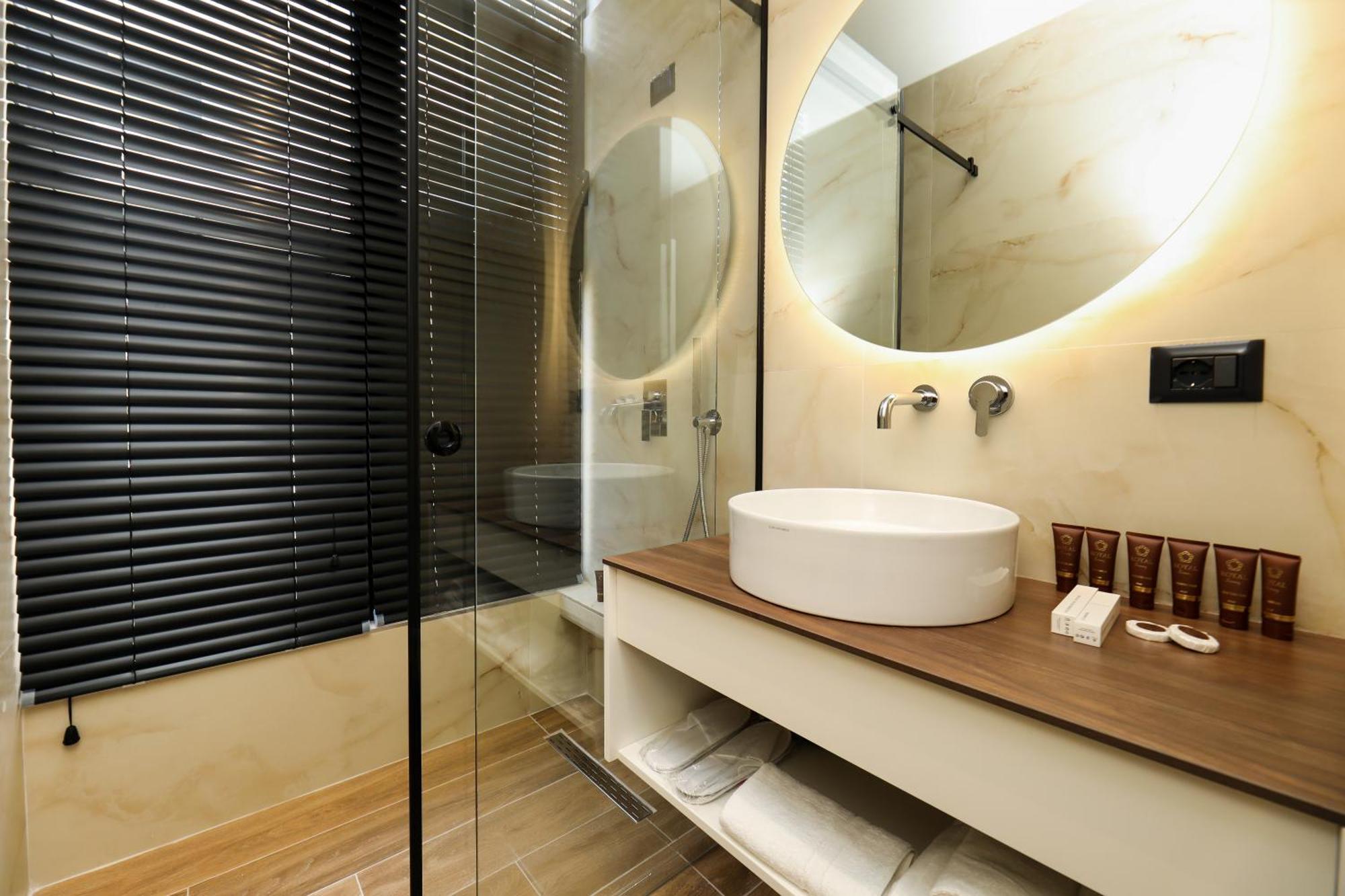 Hotel Adore Wlora Zewnętrze zdjęcie