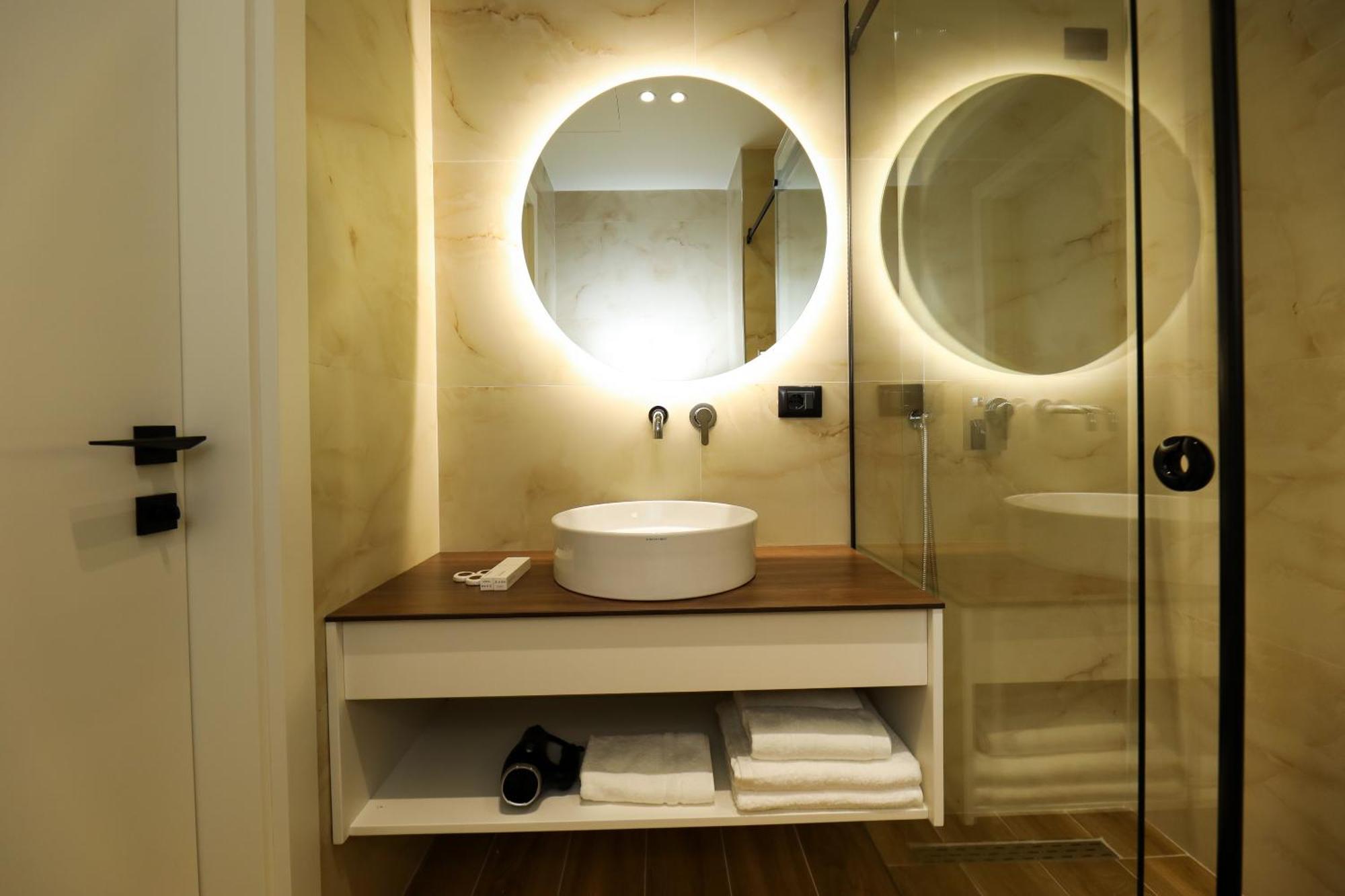 Hotel Adore Wlora Zewnętrze zdjęcie