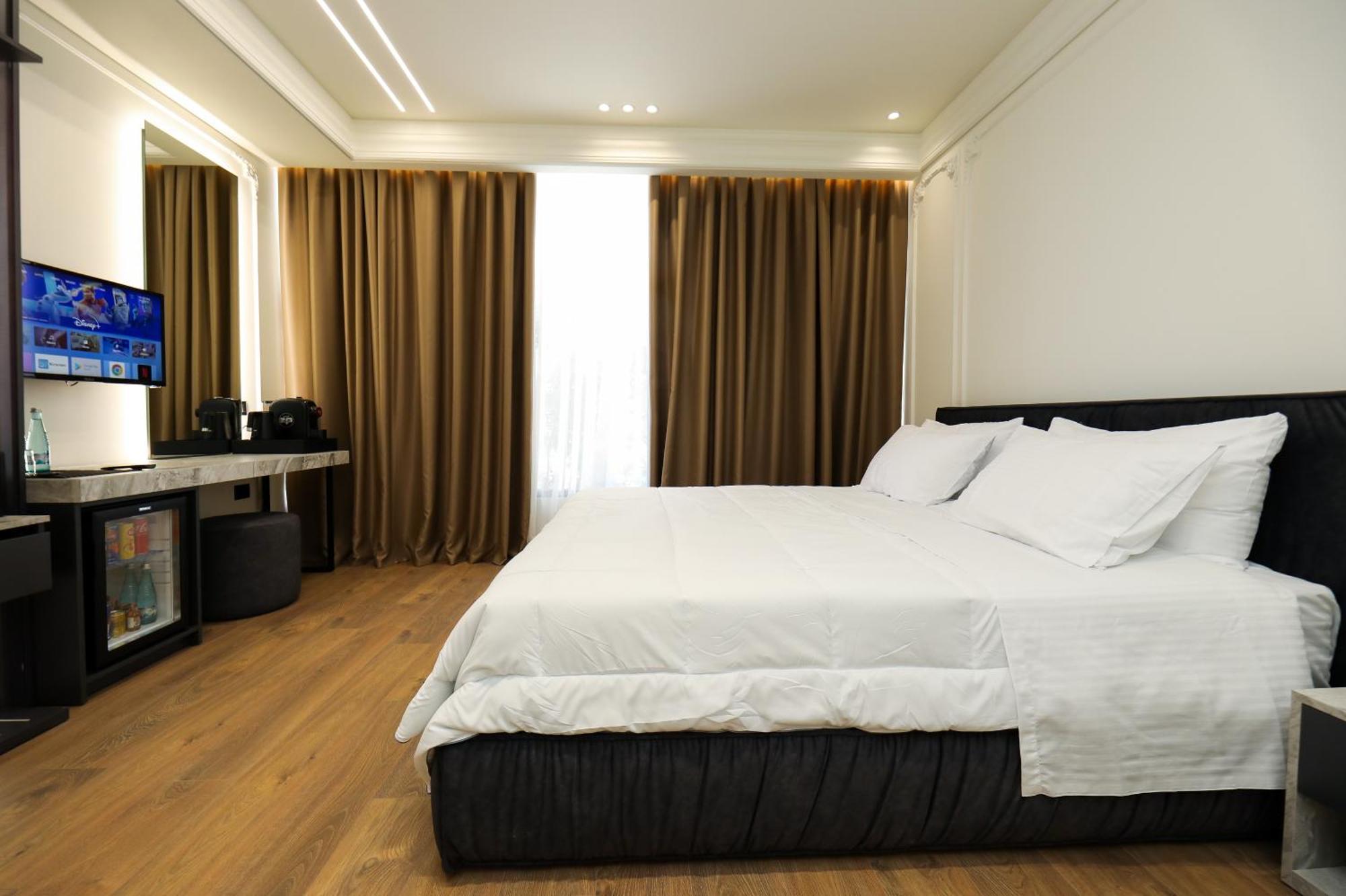Hotel Adore Wlora Zewnętrze zdjęcie