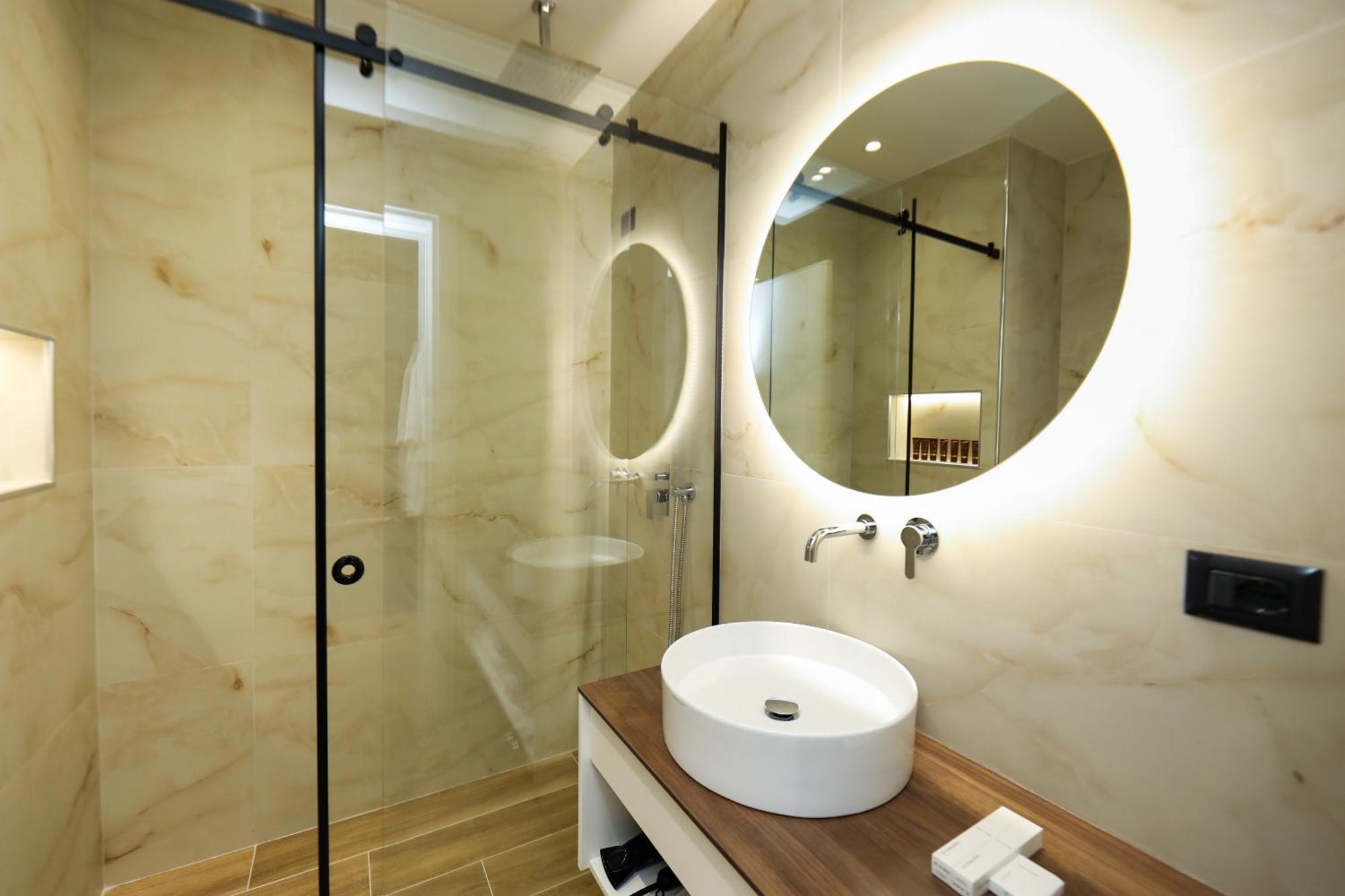 Hotel Adore Wlora Zewnętrze zdjęcie