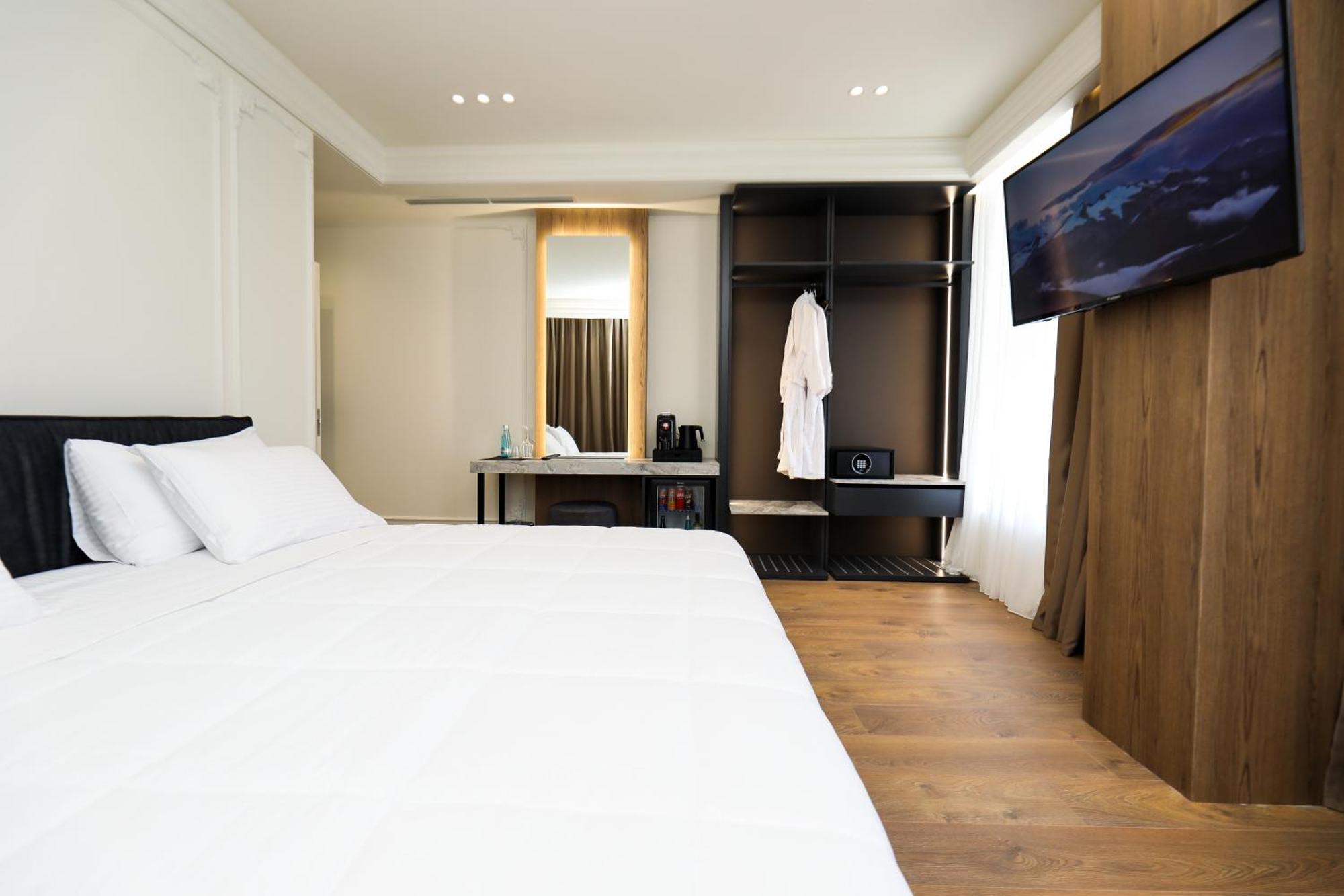 Hotel Adore Wlora Zewnętrze zdjęcie